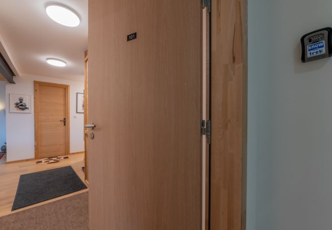  Montana 101 Apartment - Morzine - Snow and Trek