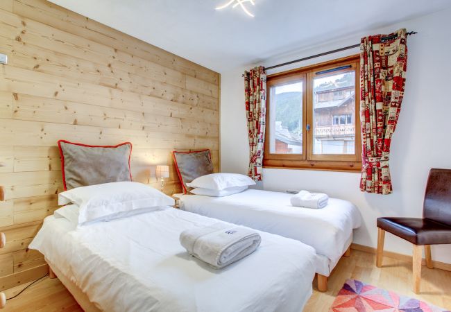 Slalom 11 - Twin Bedroom - Snow and Trek - Morzine 